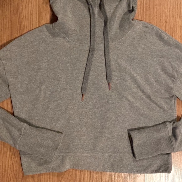 ❤️ Sweaty Betty Cropped Pullover Hoodie Size Small NWOT - Picture 10 of 11